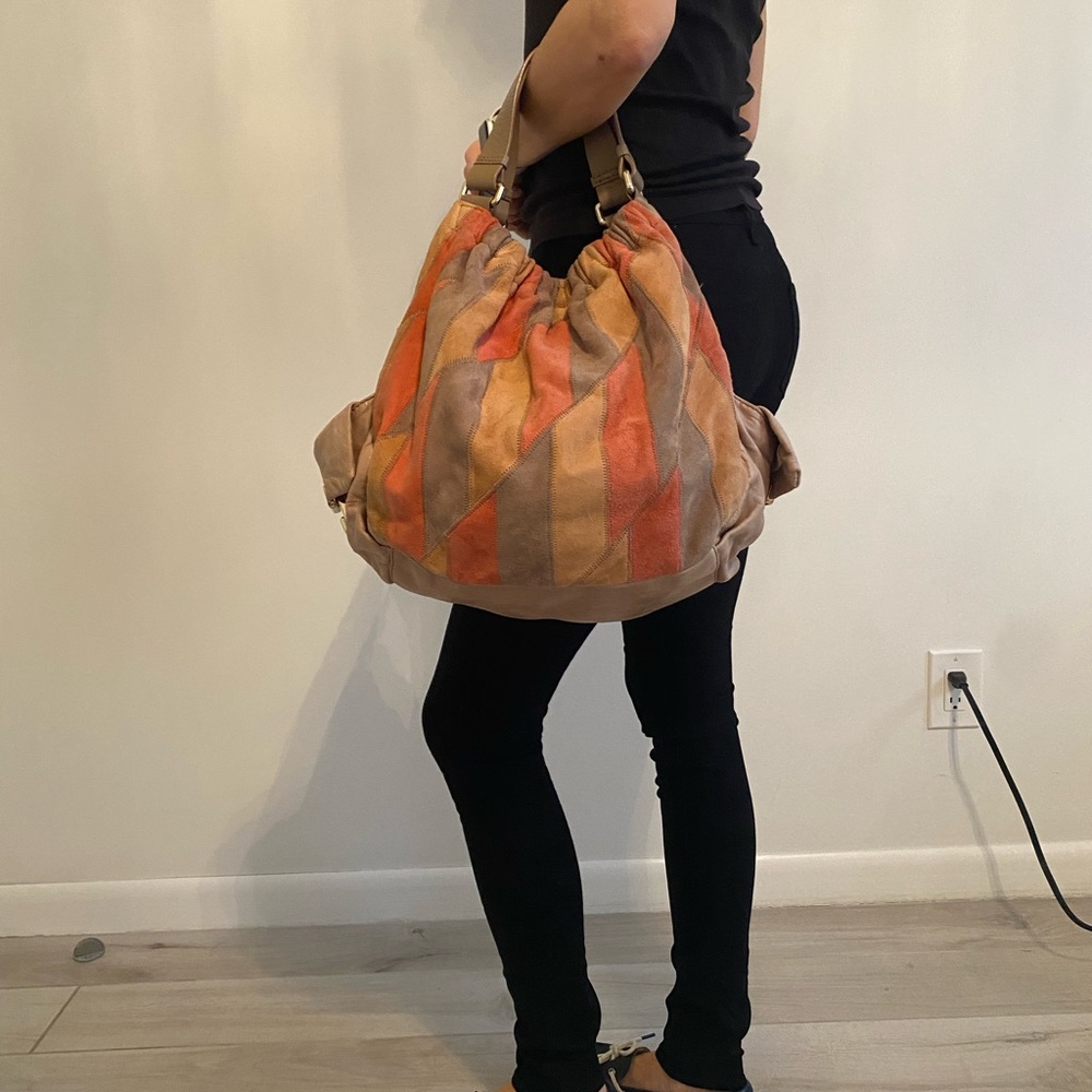 Marc by Marc Jacobs
Hobo-tote Size: Large Tan Lambskin Leather multicolor suede
